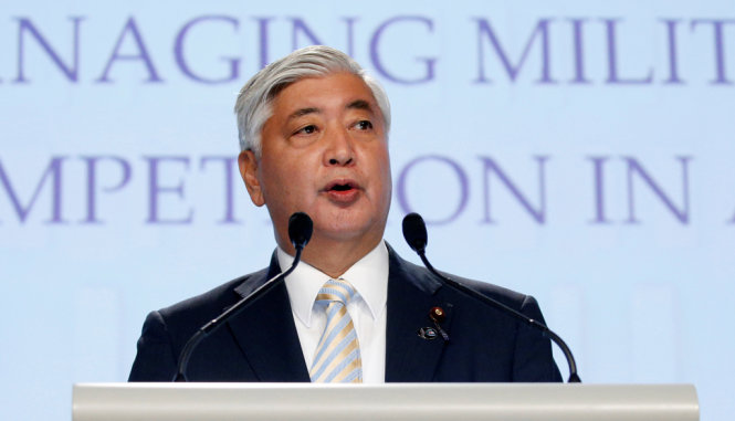 Bộ trưởng Quốc phòng Nhật Gen Nakatani - Ảnh: REUTERS