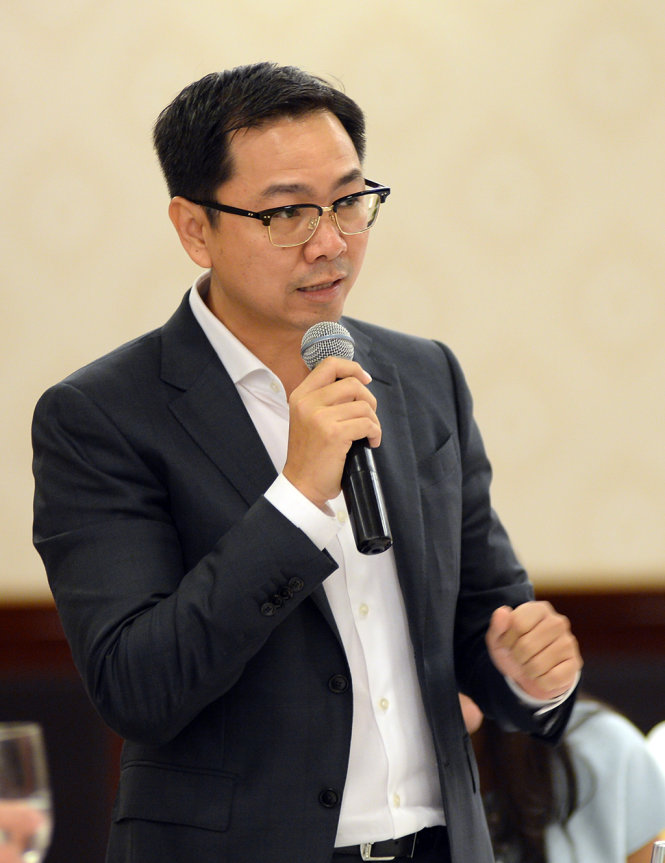 Ông Võ Sỹ Nhân Tổng giám đốc NP Capital Partners Limited đóng góp ý kiến cho lãnh đạo thành phố  tại buổi gặp gỡ tổ chức lãnh đạo trẻ Việt Nam - Ảnh: 
Tự Trung