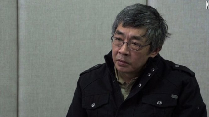Ông Lam Wing-kee, quản lý nhà sách Causeway Bay Books, đã lên tiếng cáo buộc Trung Quốc bắt cóc và ép ông nhận tội buôn sách lậu - Ảnh: CNN
