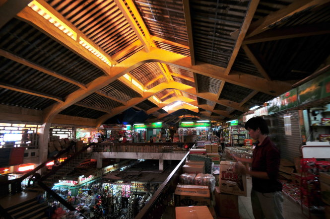 Chợ Bình Tây có kiến trúc cổ mang đậm phong cách Á Đông - Ảnh: Hữu Thuận