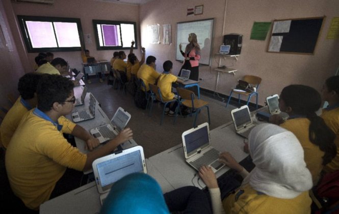 Học sinh Ai Cập đang trong giờ học tại một trường tư thục cấp 2 tại thủ đô Cairo - Ảnh: AFP