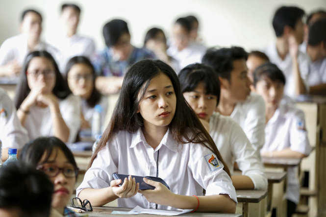 Các thí sinh trước giờ làm bài tại Trường Đại học Bách Khoa Hà Nội - Ảnh: Việt Dũng