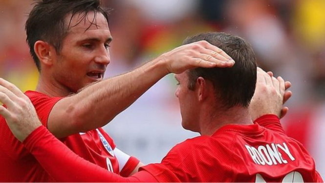 Lampard (trái) và Rooney khi còn khoác áo tuyển Anh. Ảnh: Getty Images