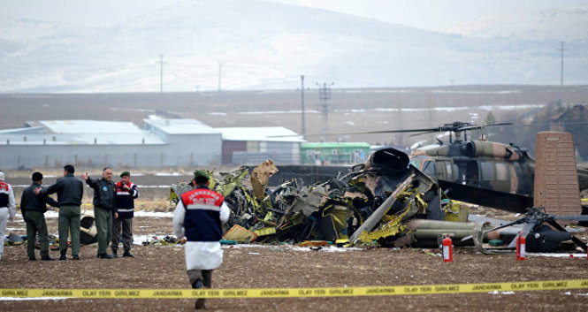 Hiện trường vụ tai nạn rơi trực thăng quân sự tại miền bắc Thổ Nhĩ Kỳ làm 7 người thiệt mạng - Ảnh: Tjcnewspaper
