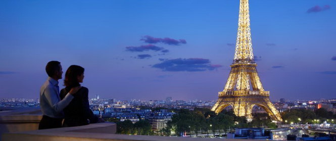 Ngắm hoàng hôn Paris - Ảnh: Hotelmagellan
