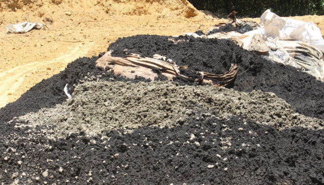 Cơ quan chức năng phát hiện khoảng 267 tấn chất thải của Formosa chôn lấp trái phép - Ảnh: CTV