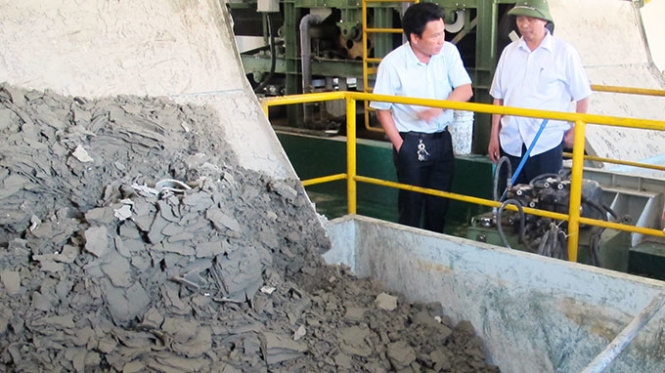 Hiện nay Formosa đang tồn đọng hơn 700 tấn chất thải bùn thải. Hình ảnh này là bùn thải được chụp ở trong nhà máy Formosa - Ảnh: TRẦN HÙNG