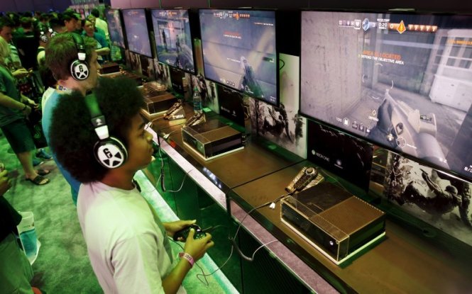 Những trò chơi bạo lực trên mạng ngày càng giống thật để thu hút người chơi trẻ tuổi - Ảnh: Reuters