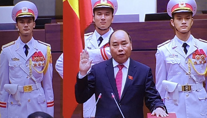 Thủ tướng Nguyễn Xuân Phúc tuyên thệ nhậm chức - Ảnh: VIỆT DŨNG