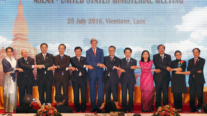 Ngày thứ ba của Hội nghị ngoại trưởng ASEAN lần 49 (AMM-49) tại Lào khép lại với điểm nhấn là ASEAN ra tuyên bố chung, trong đó có gần một trang đề cập đến Biển Đông.