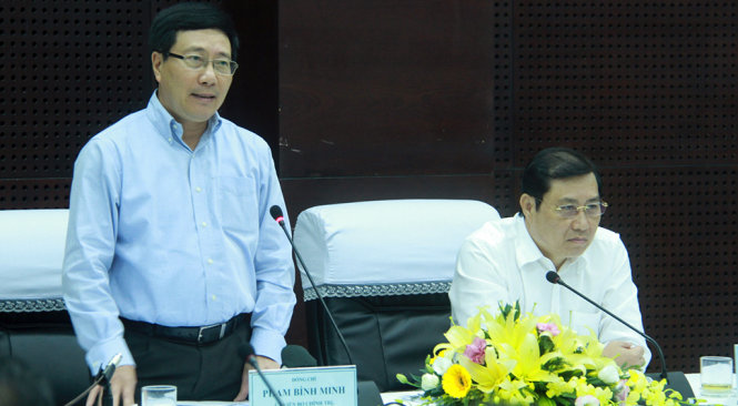 Phó thủ tướng Chính phủ Phạm Bình Minh nói phải tính toán khả năng trả nợ trước khi đi vay - Ảnh: Hữu Khá