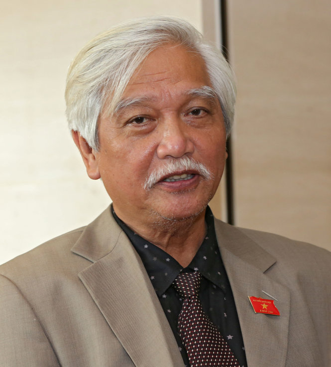 “Hay tôi không phải là đảng viên, nên có thể nói những điều mà đại biểu là đảng viên khó nói chăng? - Đại biểu Dương Trung Quốc