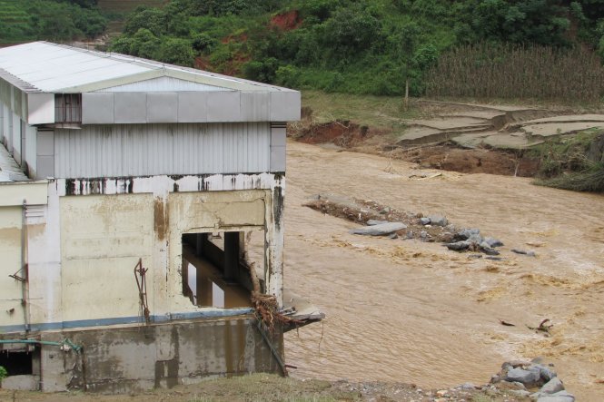 mưa lũ gây hư hại nghiêm trọng tại nhà máy thủy điện Phìn Ngan, huyện Bát Xát