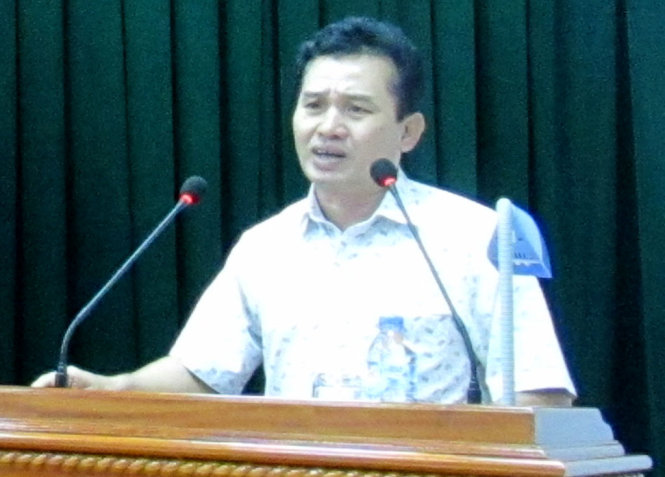 Ông Trần Hữu Hiệp phát biểu quan điểm về việc đầu tư sân bay An Giang tại cuộc họp chiều 10 - 8. Ảnh: CHÍ QUỐC