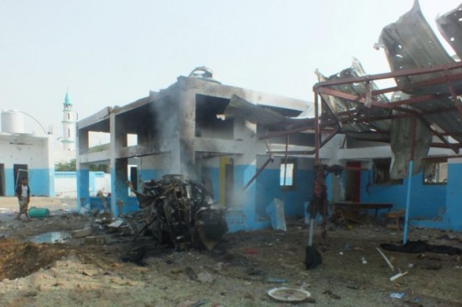 Hiện trường bệnh viện Abs, nơi tổ chức MSF đang hoạt động, bị đánh bom - Ảnh: Tvnewslies