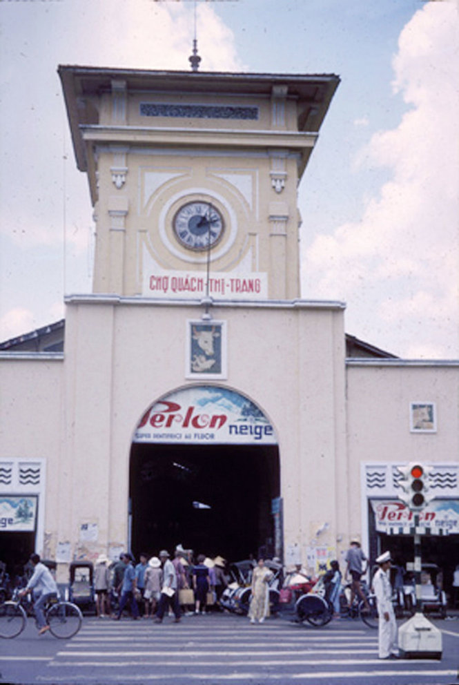 Cửa nam chợ Quách Thị Trang năm 1965 - Ảnh tư liệu