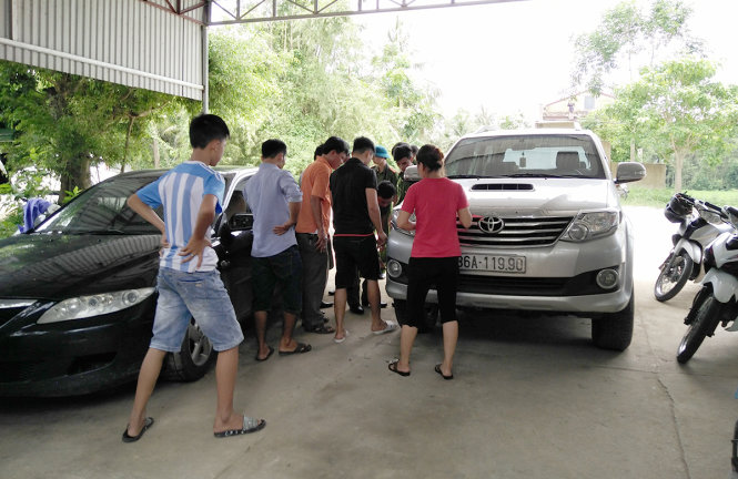 Hiện trường vụ việc xảy ra tại gia đình ông Trịnh Ngọc Đỉnh trưa 20-8 - Ảnh do người dân cung cấp.