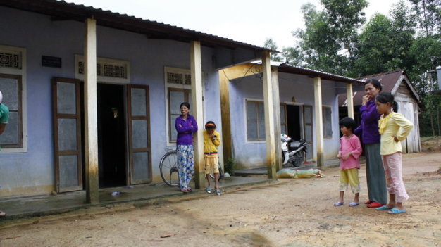 Đã 13 năm qua, người dân tái định cư ở thôn Hòa Bình, xã Bình Thành (TX Hương Trà, Thừa Thiên - Huế) vẫn mòn mỏi còn chờ chính quyền đổi trả đất để sản xuất - Ảnh: NGUYÊN LINH