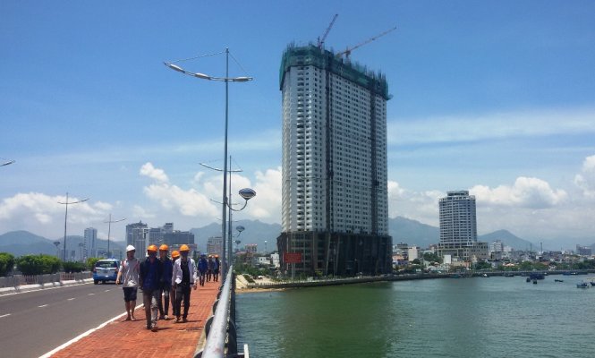 Khách sạn-căn hộ cao cấp Mường Thanh Khánh Hòa đã xây “vượt trần” quy định của Thủ tướng Chính phủ - Ảnh: PHAN SÔNG NGÂN