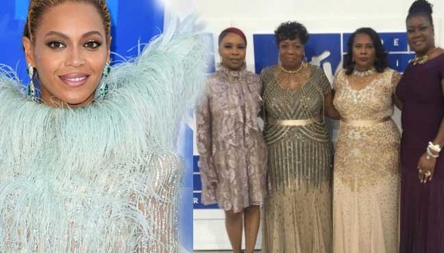 Nữ ca sĩ Beyonce mời các bà mẹ có con là người Mỹ gốc Phi bị sát hại tới dự lễ trao giải MTV - Ảnh: AFP