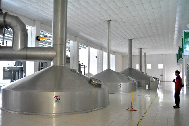 Nhà máy bia Huế của tập đoàn Carlsberg đặt tại Khu công nghiệp Phú Bài - nơi tạo ra nguồn thu chính cho tỉnh Thừa Thiên - Huế - Ảnh: GIA HƯNG