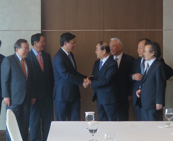 Bí thư Thành ủy TPHCM Đinh La Thăng gặp gỡ lãnh đạo Hội Hữu nghị Hàn quốc - Việt Nam - Ảnh: HỒNG HIỆP