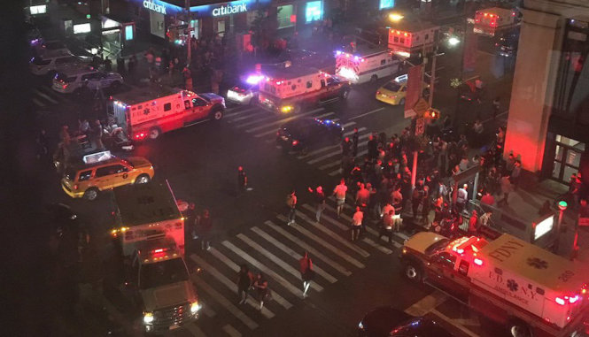 Cảnh sát phong tỏa khu vực xung quanh vụ nổ - Ảnh: Twitter