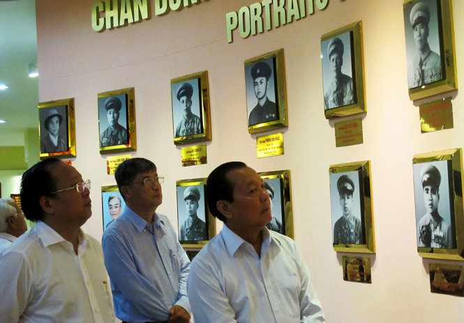 Đoàn công tác thăm quan bảo tàng Chiến thắng lịch sử Điện Biên Phủ