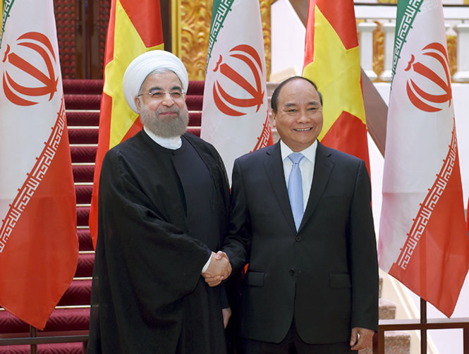 Thủ tướng Nguyễn Xuân Phúc hội kiến Tổng thống Iran.