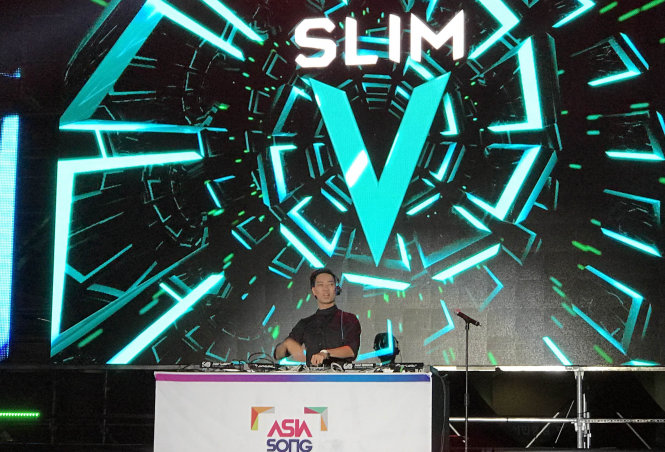 DJ SlimV trình diễn tại Asia Song Festival - Ảnh: HÀ QUÂN