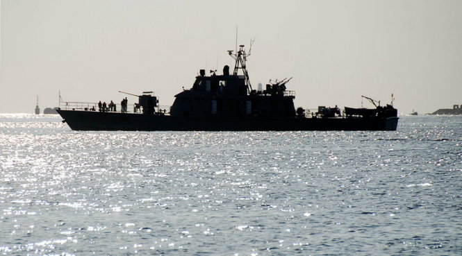 Tàu chiến của Iran - Ảnh: REUTERS