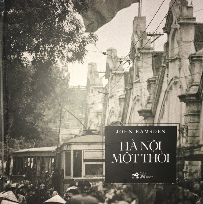 Cuốn sách tập hợp hơn 100 bức ảnh về Hà Nội những năm đầu thập niên 80 của thế kỷ trước - Ảnh: V.V.TUÂN