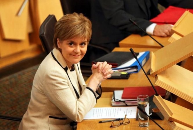 Thủ hiến Scotland, bà Nicola Sturgeon tham gia phiên họp của quốc hội Scotland tại Edinburgh, Scotland - Ảnh: Reuters