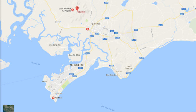 Núi Dinh (vị trí màu đỏ) là nơi xác định rơi máy bay EC 130 - Ảnh: Google Maps