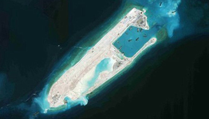 Đảo nhân tạo mà Trung Quốc xây dựng trái phép trên Đá Chữ Thập thuộc quần đảo Trường Sa của Việt Nam - Ảnh: Reuters