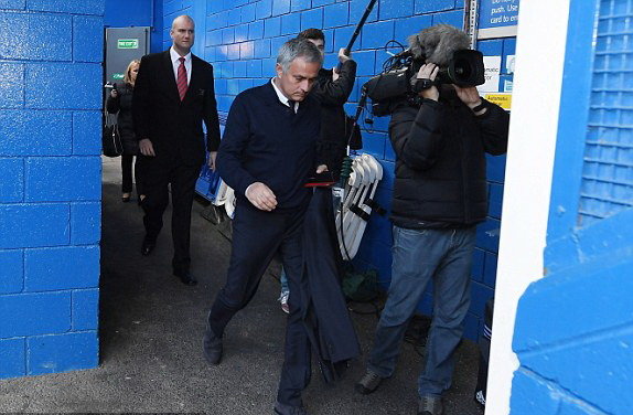 HLV Mourinho trở lại mái nhà xưa Stamford Bridge. Ảnh: GETTY IMAGES