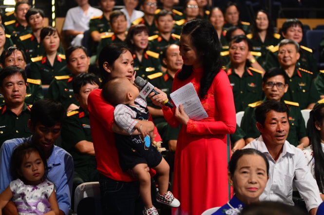 Giao lưu với chị Nguyễn Bình Phương Ái và bé Thái Bình Hải Thùy trong chương trình