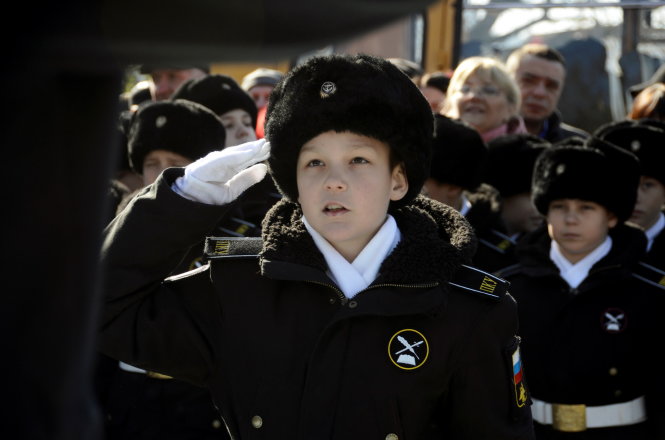 Học viên hải quân Trường Thiếu sinh quân tổng thống ở Vladivostok, Nga trong buổi lễ tuyên thệ ngày 29-10 - Ảnh: Reuters