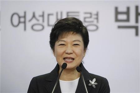 Tổng thống Hàn Quốc Park Geun Hye chấp nhận điều tra - Ảnh: Reuters