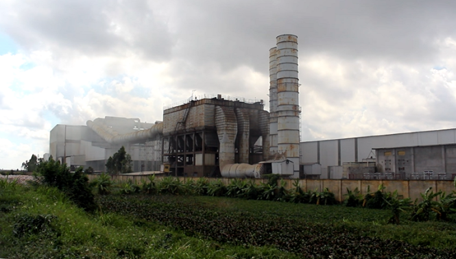 Một nhà máy thép của nhà đầu tư Trung Quốc bị dân kêu nhiều về gây ô nhiễm môi trường ở Thái Bình. Dù đã bị chính quyền phạt tiền tỷ nhưng nhà máy này vẫn bị dân vẫn kêu ô nhiễm. Ảnh: Chí Tuệ