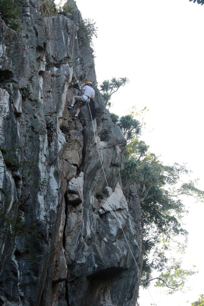 Khu danh thắng Ngũ Hành Sơn, TP Đà Nẵng có nhiều thế mạnh trong việc khai thác hoạt động leo núi do có phong cảnh đẹp và nhiều vách đá tự nhiên phù hợp với môn thể thao này - Ảnh: TRƯỜNG TRUNG