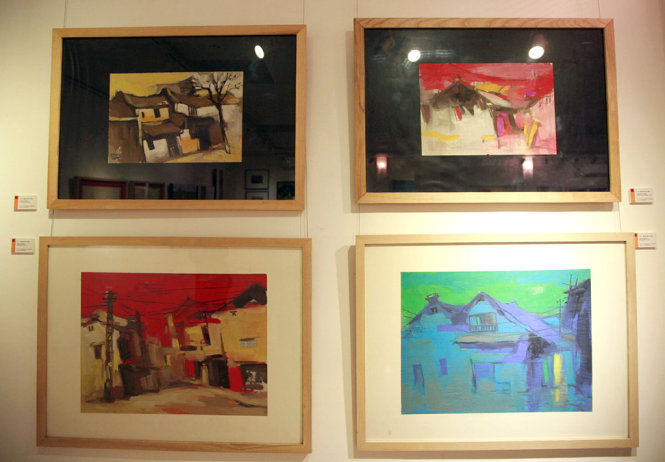 Một số bức tranh tại triển lãm Hà Nội