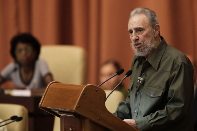 Cựu chủ tịch Cuba Fidel Castro phát biểu tại quốc hội ở Havana ngày 7-8-2010 - Ảnh: Reuters