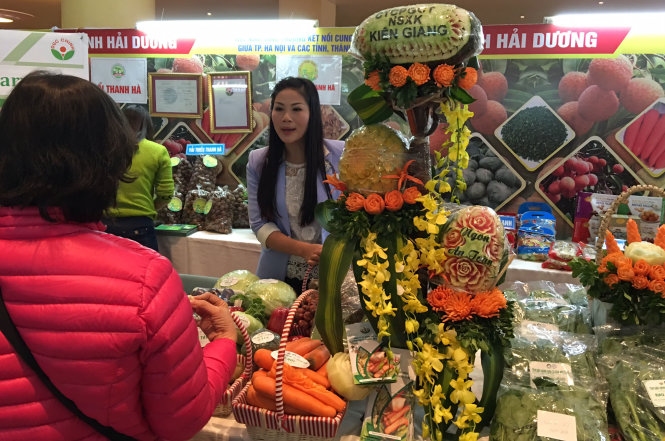 Nhiều tỉnh, thành đã mang theo hàng hoá nông sản về trưng bày, giới thiệu trong khuôn khổ hội nghị giao thương kết nối cung cầu hàng hoá giữa Hà Nội với các tỉnh, thành - Ảnh: Xuân Long