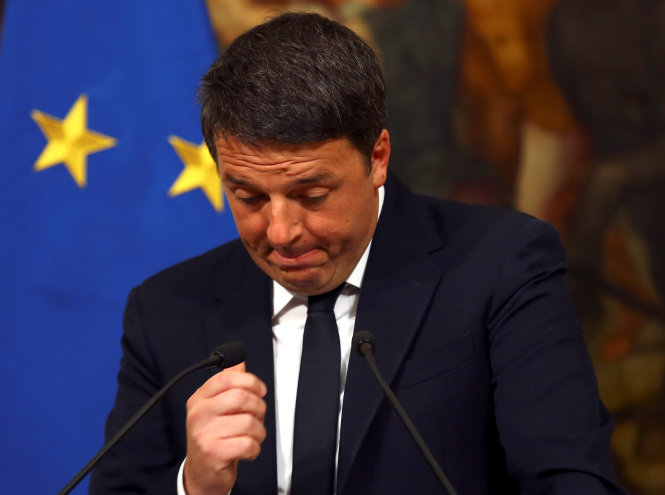 Thủ tướng Matteo Renzi thừa nhận thất bại ngày 5-12 - Ảnh: Reuters