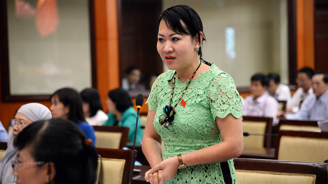 Đại biểu Nguyễn Phan Thị Hồng Xuân phát biểu ý kiến về giáo dục mầm non