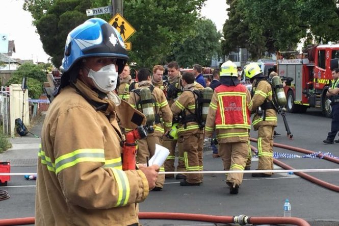 Hơn 70 lính cứu hỏa đã được huy động tới hiện trường vụ hỏa họa - Ảnh: ABC News