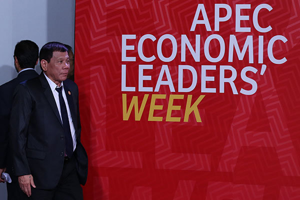 Tổng thống Philippines, ông Rodrigo Duterte, tới Trung tâm hội nghị Lima tham dự diễn đàn APEC ngày 19-11-2016 - Ảnh: PPD/King Rodriguez