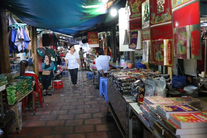 Một góc chợ KanĐa bày bán những mặt hàng của tiểu thương gốc Việt  - Ảnh: Yến Trinh
