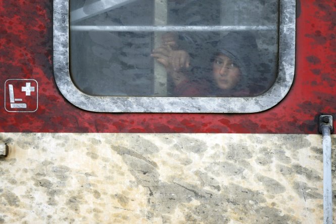 Một chuyến tàu chở người di cư khởi hành từ Hi Lạp. Một thỏa thuận được ký kết hồi tháng 3 năm nay giữa Thổ Nhĩ Kỳ và EU đã giúp ngăn chặn bớt làn sóng di cư đổ vào châu Âu - Ảnh: Reuters